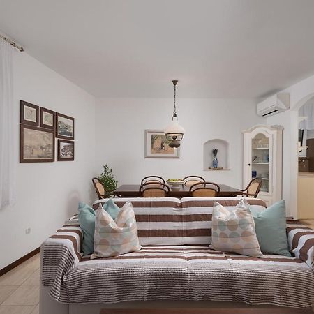Heritage House Dvor Sutivan Bagian luar foto