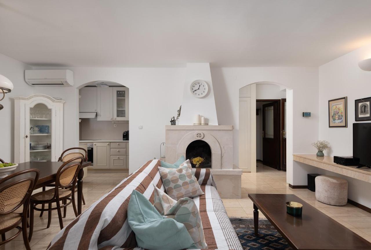 Heritage House Dvor Sutivan Bagian luar foto